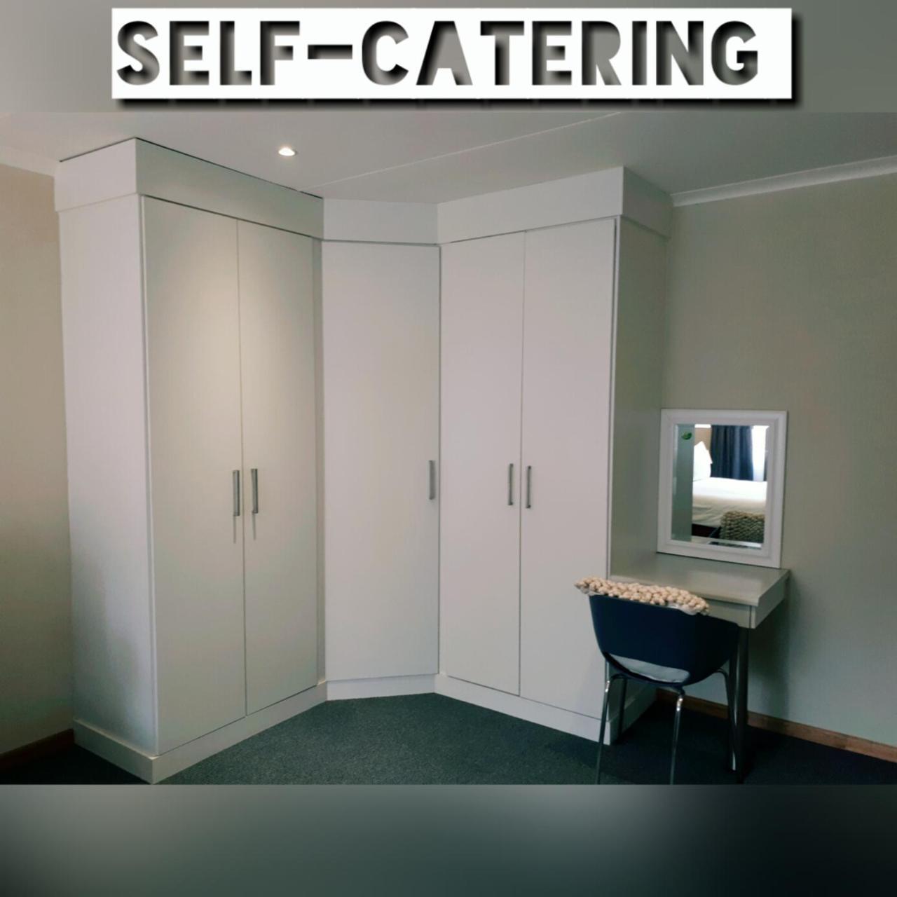 Midrand Guesthouse - Tasa Luaran gambar
