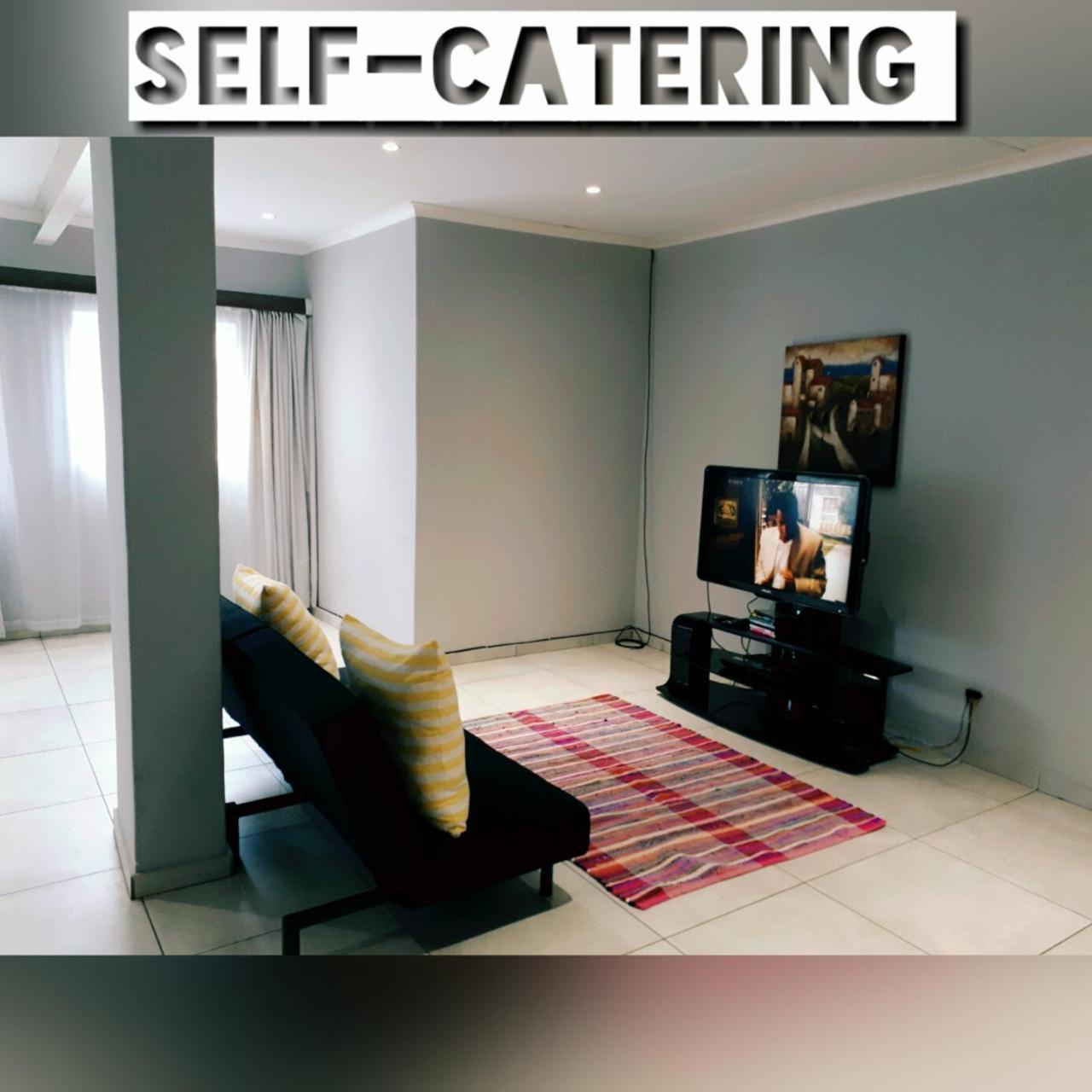 Midrand Guesthouse - Tasa Luaran gambar