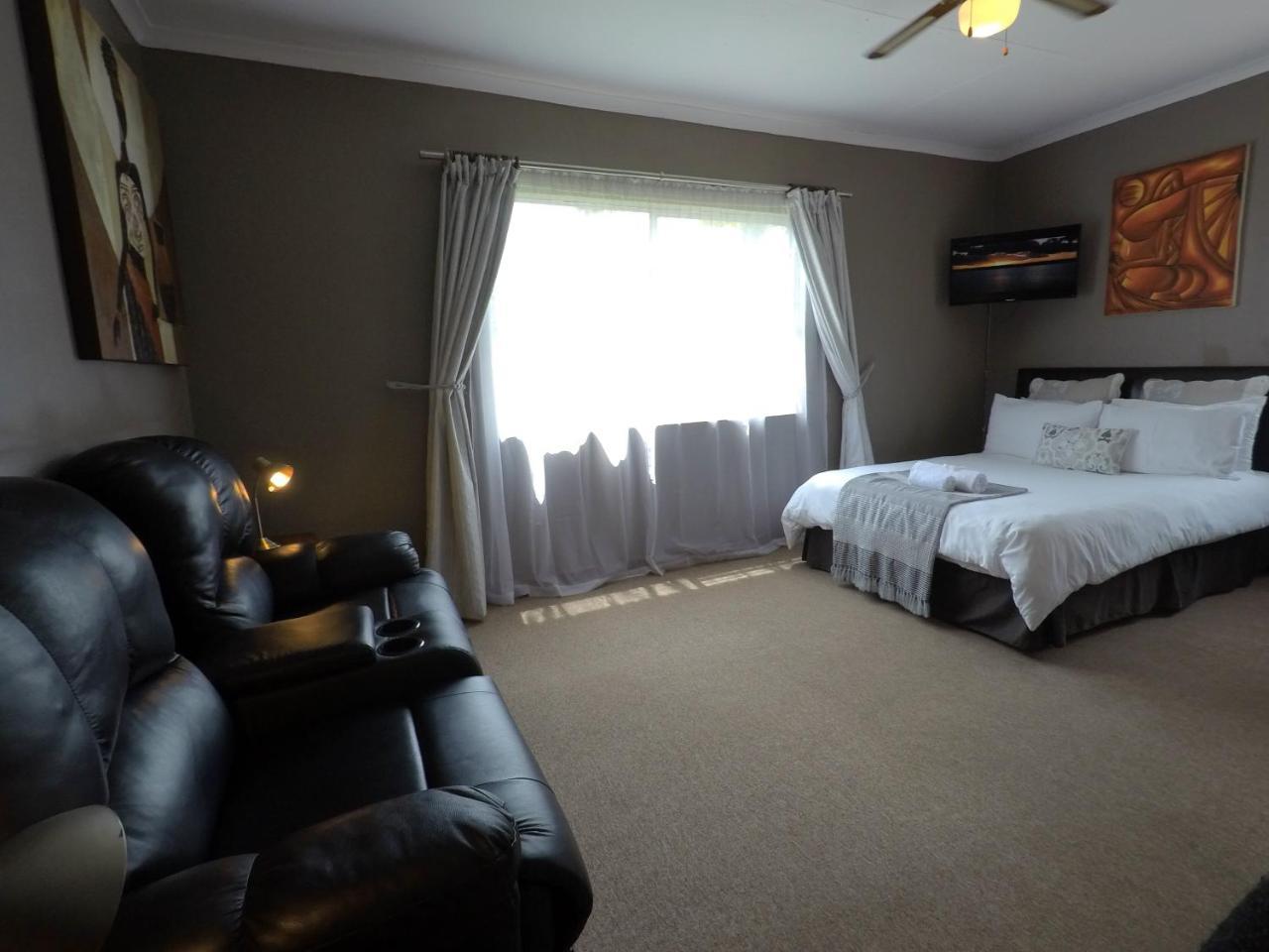 Midrand Guesthouse - Tasa Luaran gambar